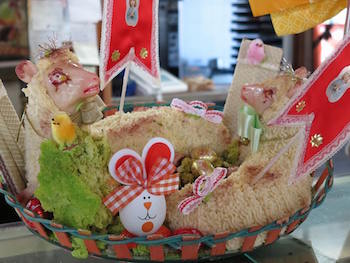 Easter sheep of almond paste