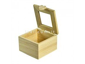 Balsa wooden box with transparent cover and magnetic closure cm.7,4x7,4 h.4,4